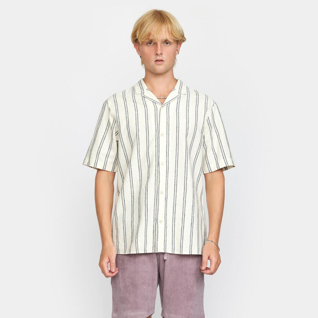 product/r/e/revolution_3865-navy_1.jpg
