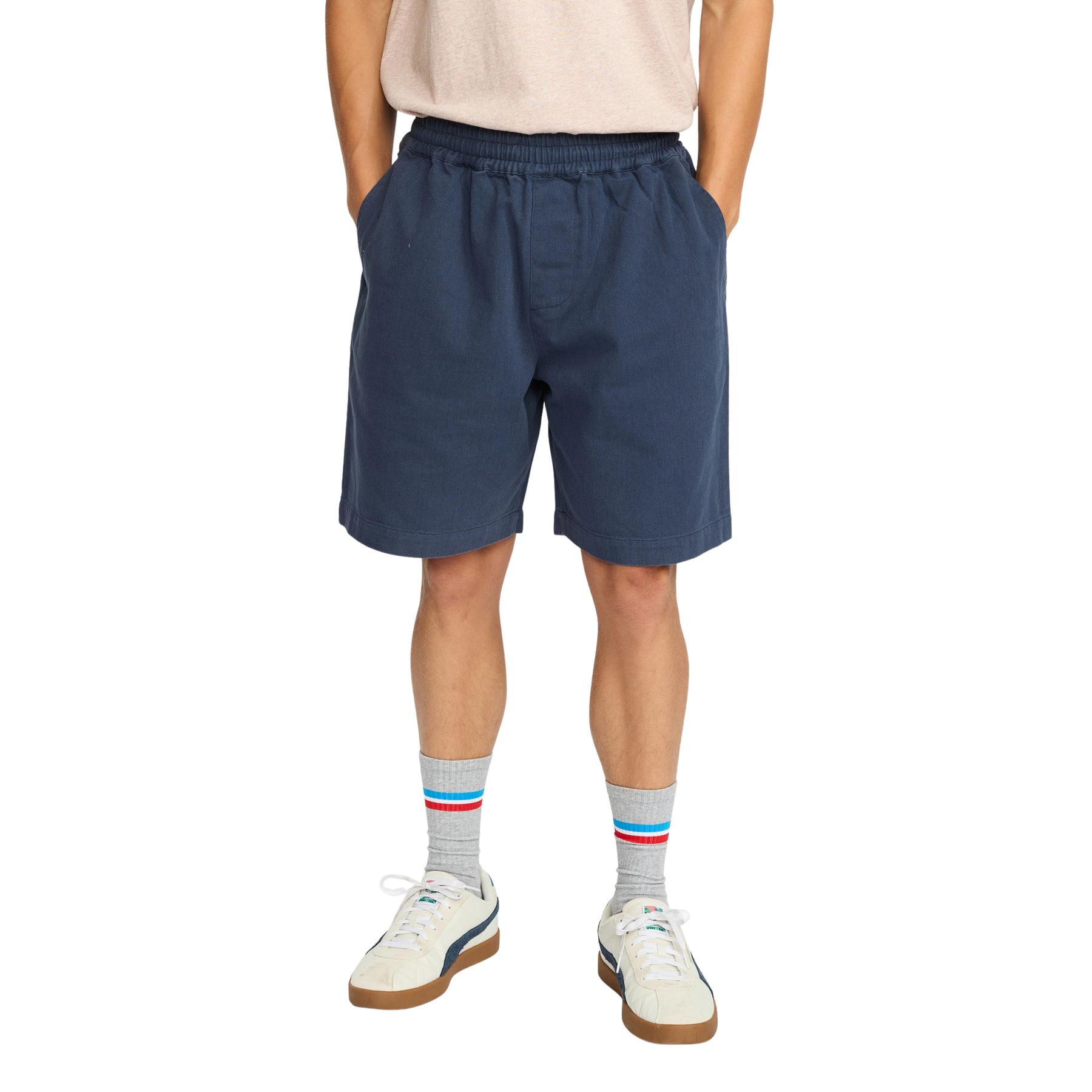 product/r/e/revolution_4054-darknavy_darknavy_1.jpg