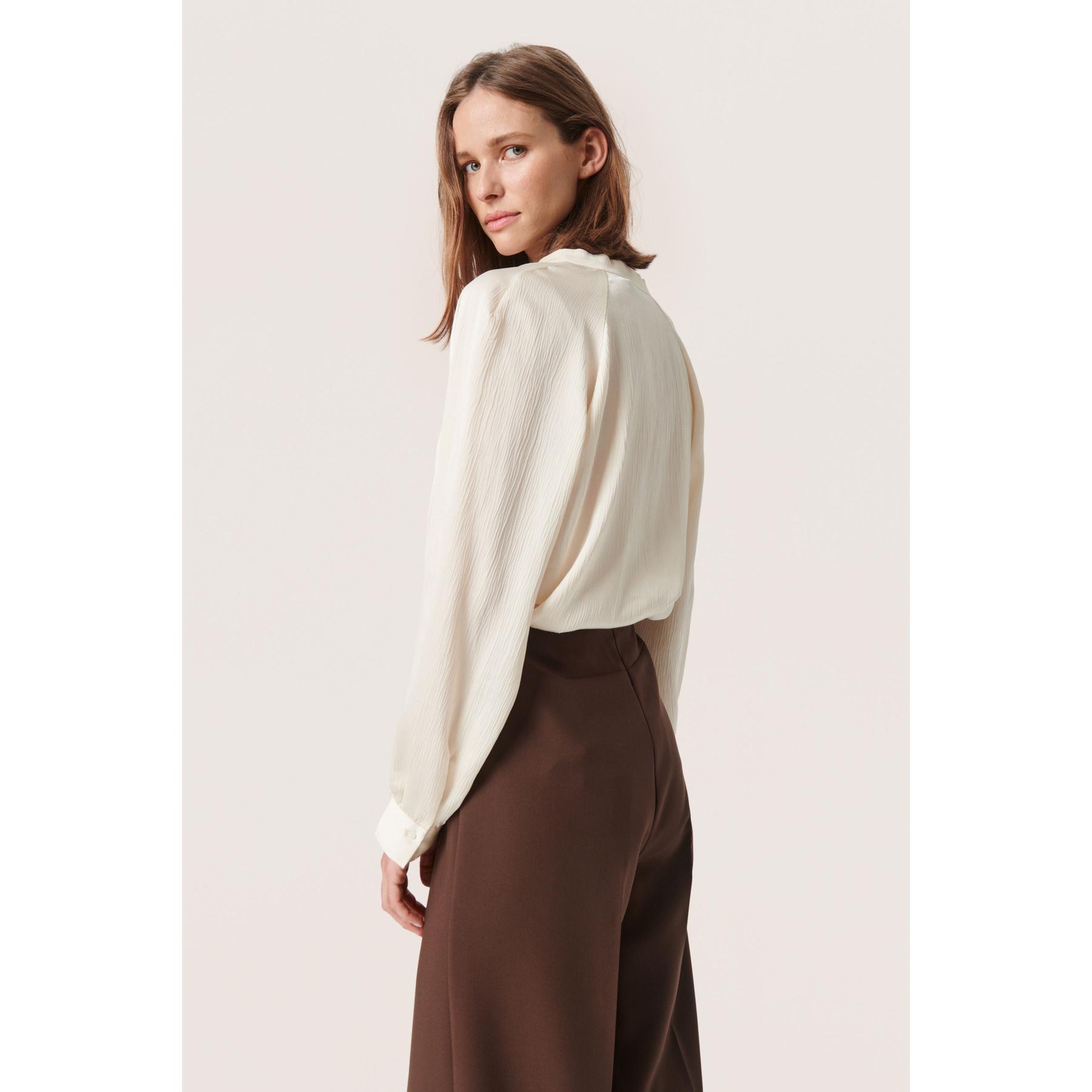 product/s/o/soaked-in-luxury_30407197-110701_6.jpg