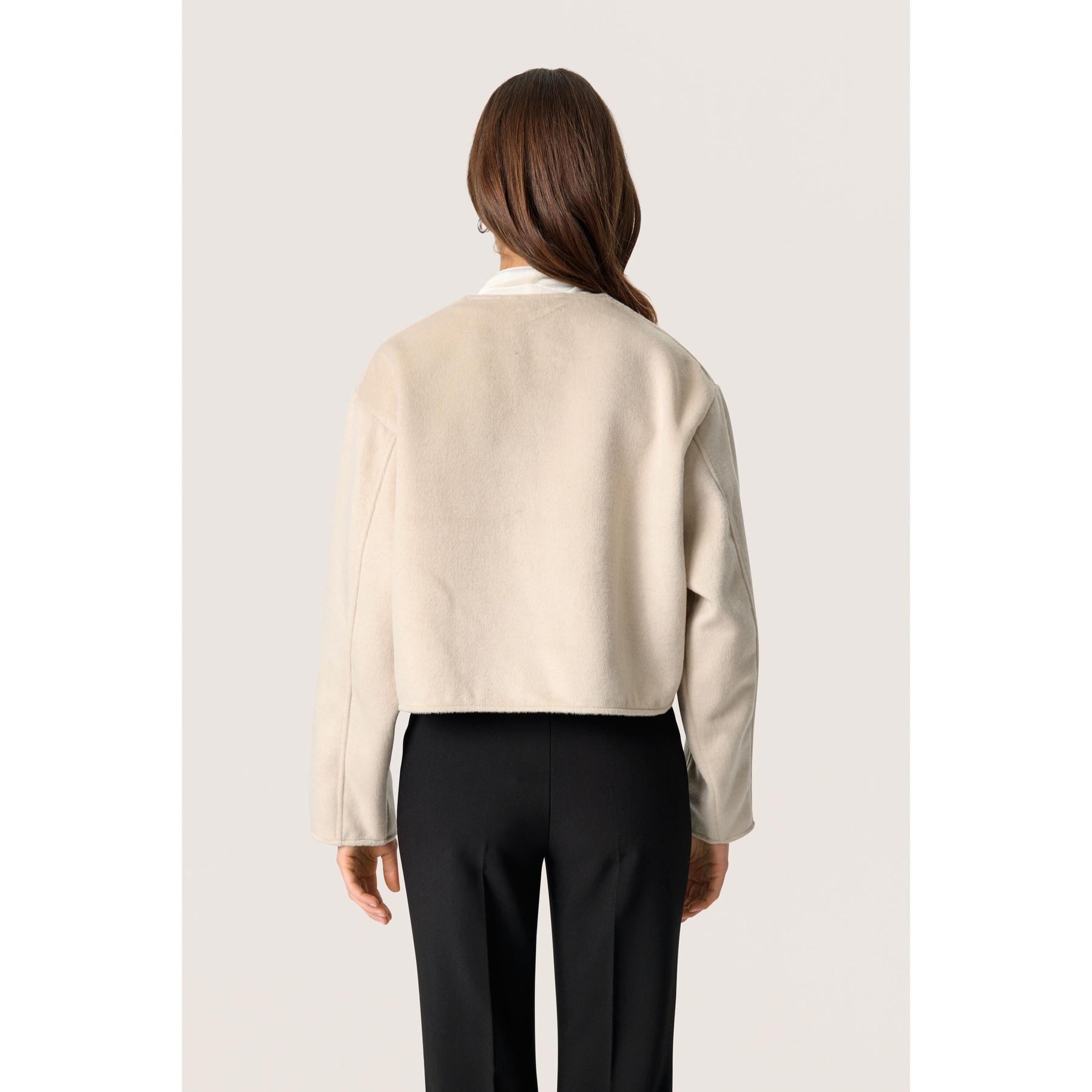 product/s/o/soaked-in-luxury_30407858-130401_3.jpg