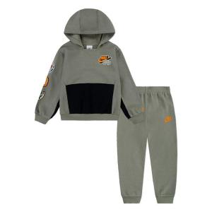 86n496-e1s-ensemble-sweatshirt-et-jogging-enfant-nike-light-army