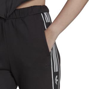 product/a/d/adidas-originals_hm1530_7_apparel_on_model_detail_view_1_white.jpg