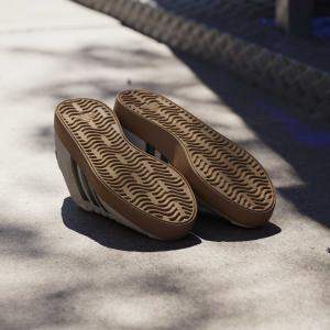 product/a/d/adidas_jp5351_16_footwear_photography_heromrktng_view_4-nw091625.jpg