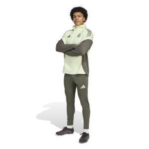product/a/d/adidas_ke1168_5_apparel_on_model_standard_outfit_view_white.jpg