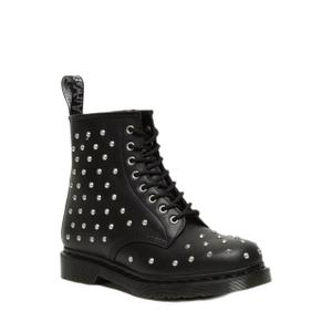 27040001-bottines-dr-martens-1460-stud-wanama-noir