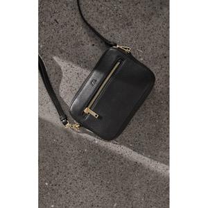 product/m/a/markberg_5470gra-102_black-w-gold_3.jpg