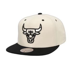 hs9561-cbuofwh-casquette-snapback-mitchell-ness-evergreen-chicago-bulls-off-white-tu