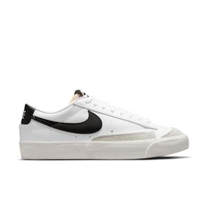 dc4769-102-baskets-femme-nike-blazer-low-blanc-noir-blanc-casse-blanc