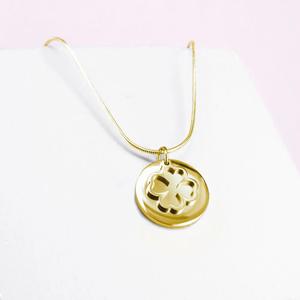 pt-pe-02-dp-rg-00-xx-pendentif-trefle-avec-breloques-femme-ponytail-co-rose-gold-tu