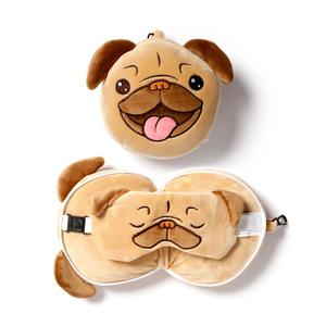cush247-coussin-de-voyage-chien-carlin-resteazz-peluche-2-en-1-avec-masque-yeux-puckator-jaune-14x28x6x14-cm