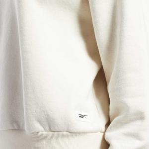 product/r/e/reebok-classics_hh9696_8_apparel_on_model_detail_view_2_white.jpg