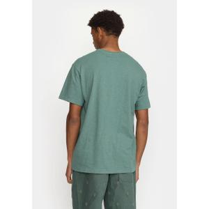 product/r/e/revolution_1398-dustgreen_dustgreen_2.jpg