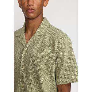 product/r/e/revolution_3175-green_green_3.jpg