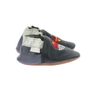 974780-10-10-chaussons-en-cuir-bebe-garcon-robeez-badge-fire-marine