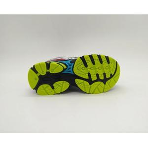 product/s/a/saucony_sk268203_mutant_4.jpg