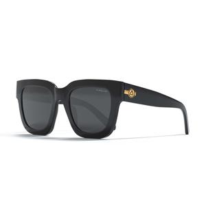 ul-s19-01-un-lunettes-de-soleil-uller-lake-black-black-tu